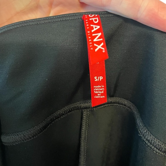 SPANX Black Faux Leather Leggings White Stripe Accent Edgy Athleisure Sporty - Picture 6 of 11